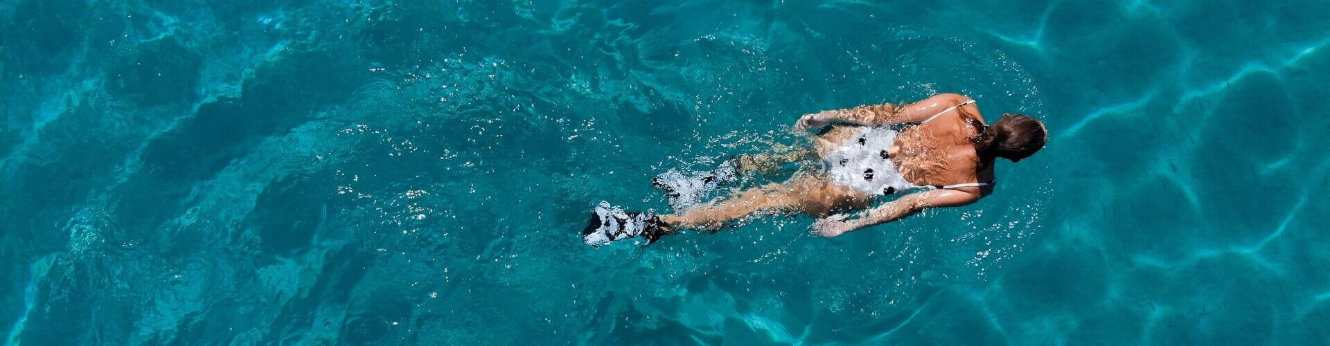 Woman swimming - Swimming
