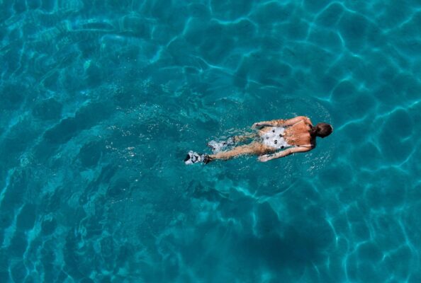 Woman swimming - Swimming